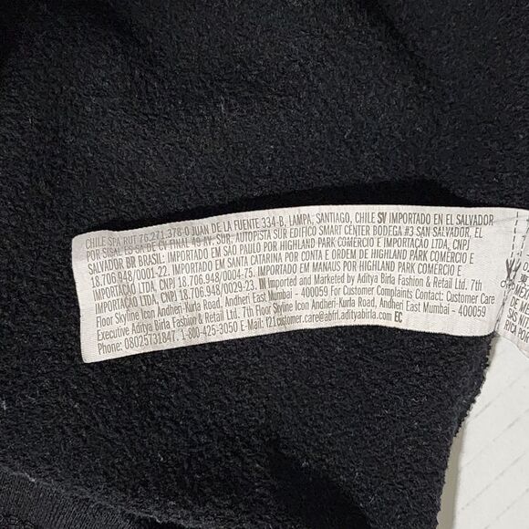 Forever 21 Kodak Womens Graphic Print Cropped Sweatshirt Black Fleece Size 1X - Picture 9 of 11